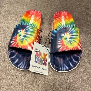 Muk Luks rainbow tie dye slides, size M (7/8)
